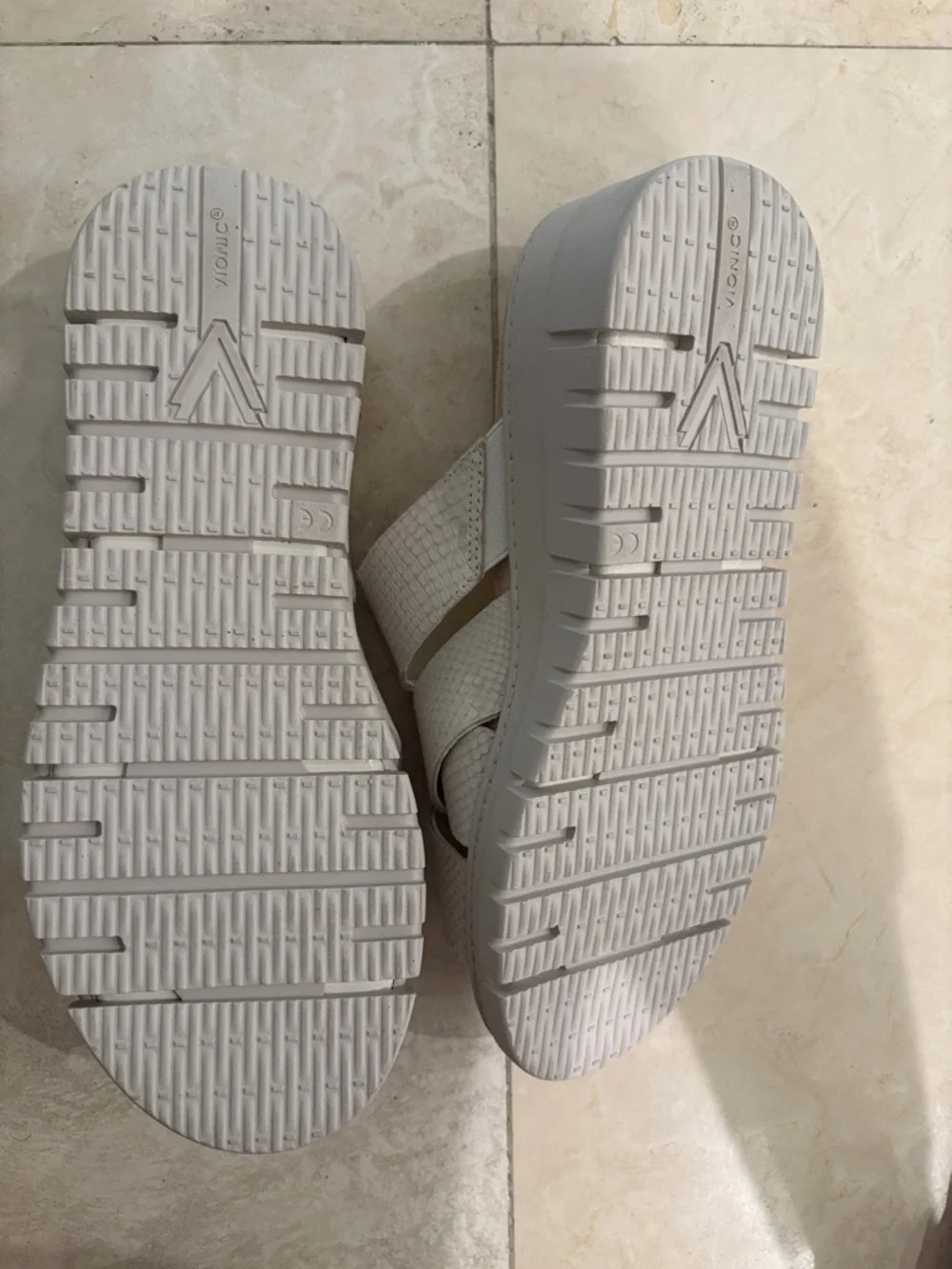 Vionic Uptown Sunset Ivory Crisscross Slide Sandals - Picture 7 of 8